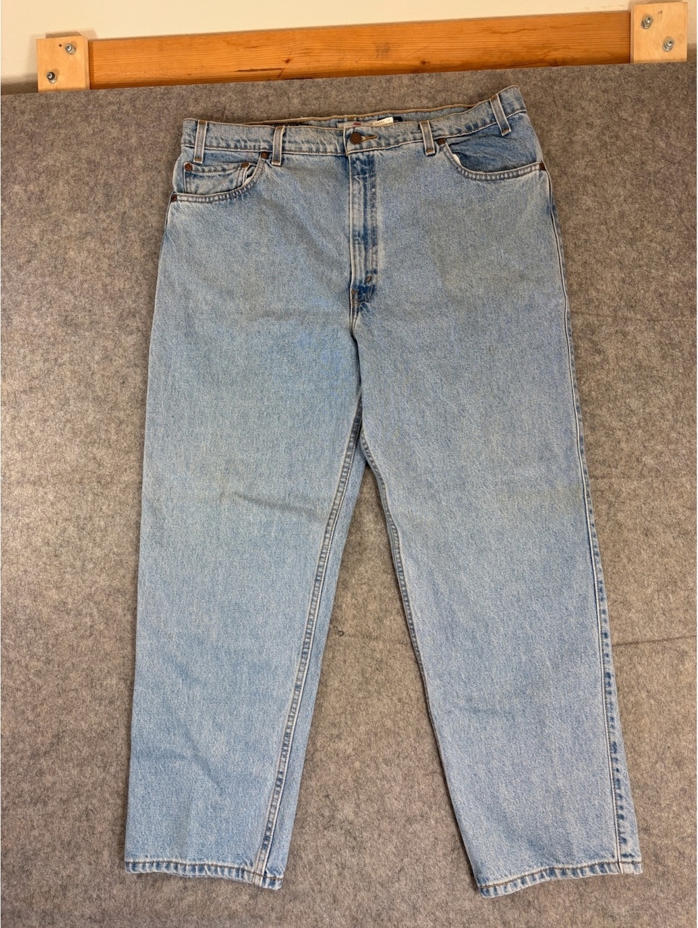 Vintage Levi's 540 relaxed fit baggy light wash jeans Size 40x29